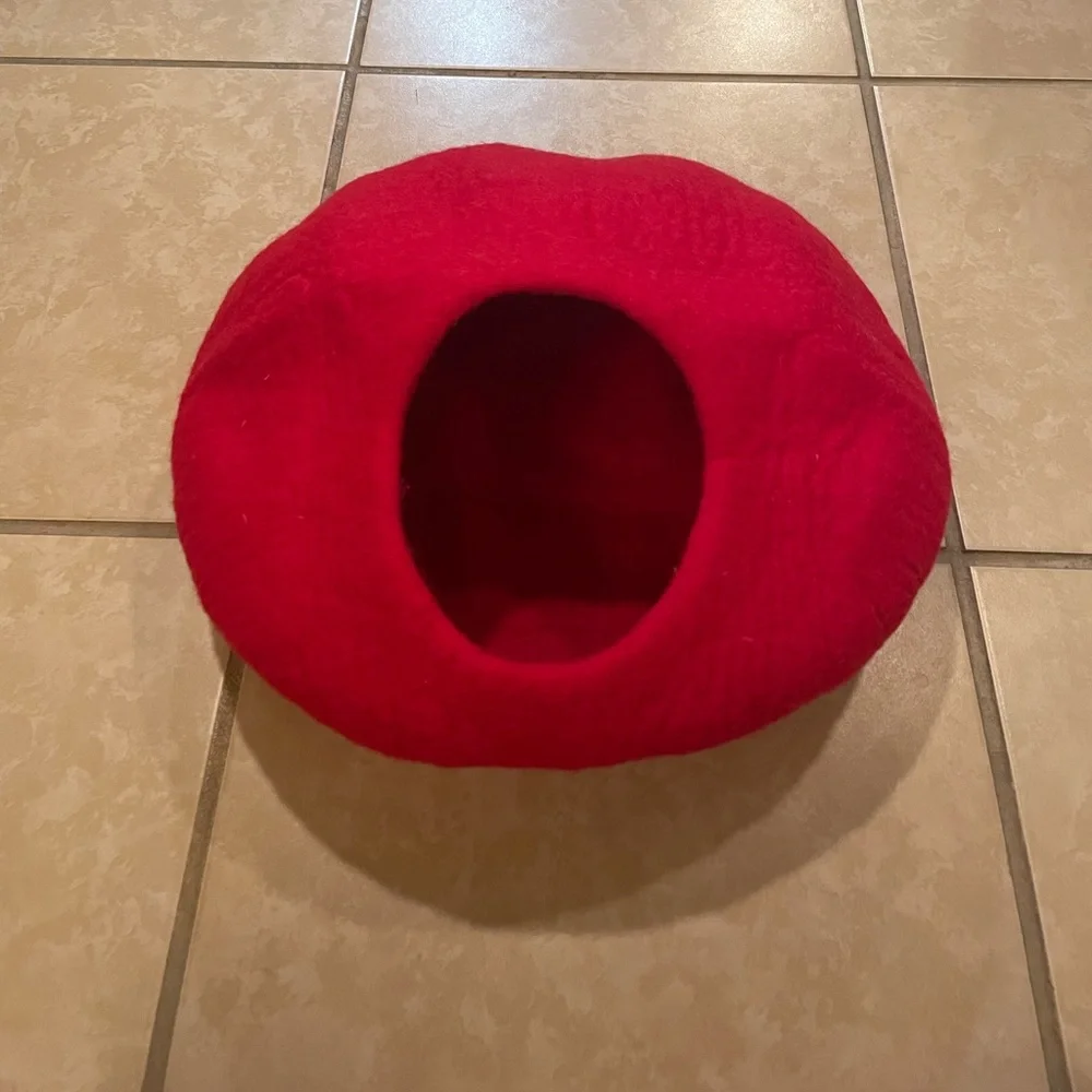 Cat/dog cave bed. Brand new.